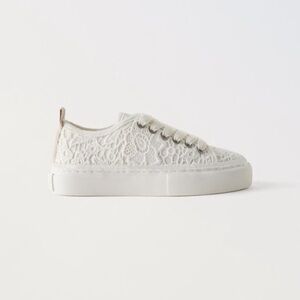 Girl lace sneakers zara 13,5